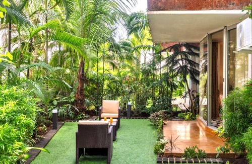 Reis Magos Apartment | Modern Tropical 2bhk Near Beach Pool Garden
