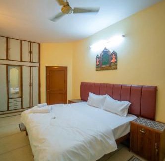 Mansarovar Apartment | Modern2BHK Home in Mansarovar with high wifi