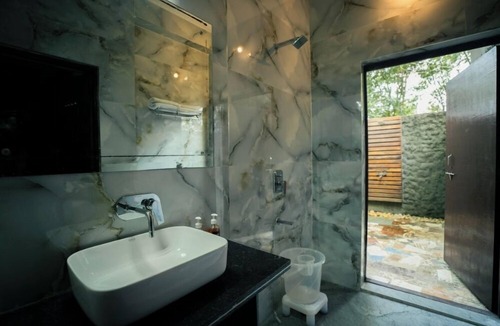Khatia Hotel | Mogli Resorts Kanha