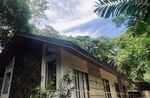 Tanay Hotel | Momarco Forest Cove