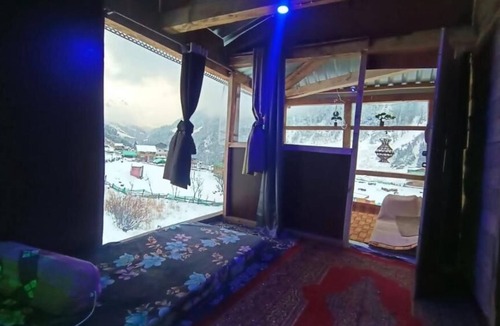 Kasol House | MONK Hut