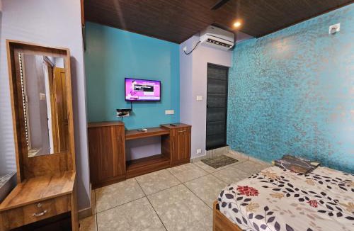 Nedumangad Hotel | Mookambika Plaza
