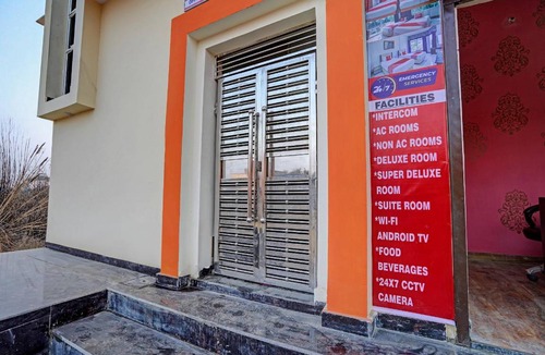 Ghaziabad House | Motel ∙ 3 guests