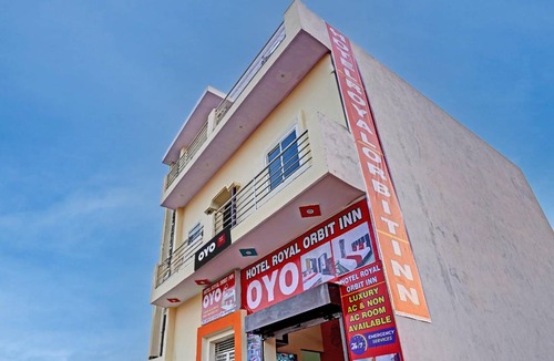Ghaziabad House | Motel ∙ 3 guests