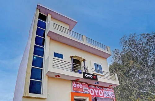 Ghaziabad House | Motel ∙ 3 guests