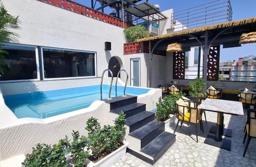 Sindhi Camp Hostel | Moustache Jaipur,Hostel & Rooftop Bar
