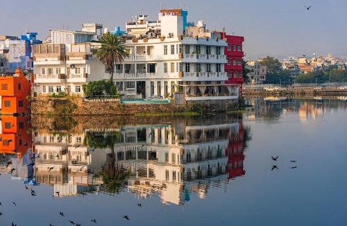 Lake Swaroop Sagar Hotel | Moustache Udaipur Verandah