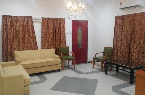 Merbau Sempak House | Mri Homestay Sg Buloh - 3 Br House on First Floor with Centralised Pool