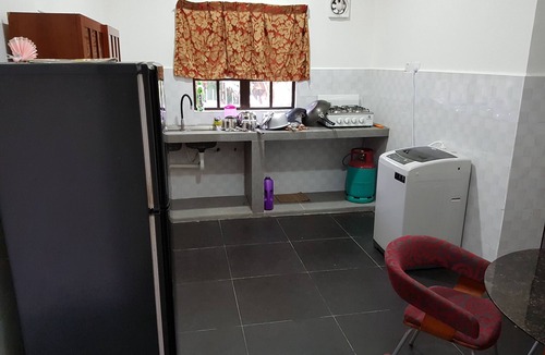 Merbau Sempak House | MRI Homestay Sg Buloh - 3 Bed/2 Bath GF