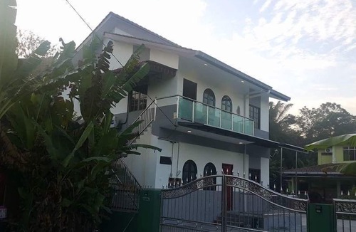 Merbau Sempak House | MRI Homestay Sg Buloh - 3 Bed/2 Bath GF