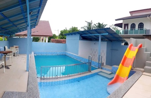 Merbau Sempak House | MRI Residence Sg Buloh - 2Bedrooms/1Bathroom