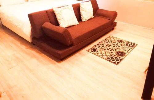 Zhongshan Apartment | 【MRT Premium Room with Window and Balcony】Monthly Stay
