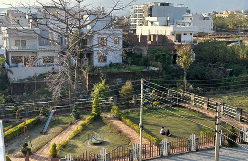 Bullawala Villa | Mussoorie View villa with WiFi in charming Dehradun