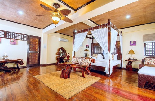Hinoba-an Hotel | Nabulao Beach and Dive Resort