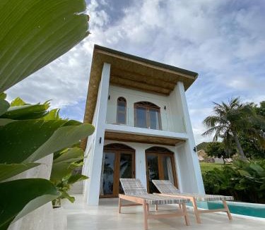 Oslob Villa | Native Villa with Pool at Kalumo Lodge