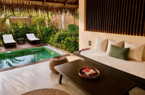 Catangnan Villa | Nayma Villas