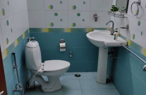 Varanasi Villa | Neehan Homestay - 1.5 kms from river Ganges