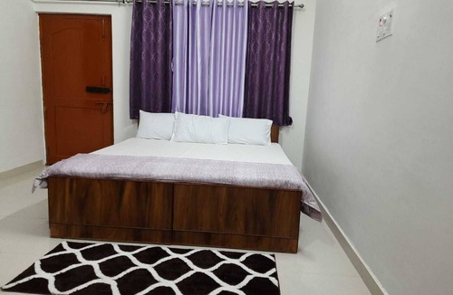 Varanasi Villa | Neehan Homestay - 1.5 kms from river Ganges