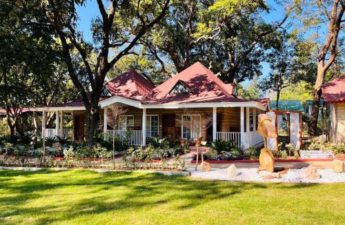 Pachmarhi Bed & Breakfast | Neelam Foresteria Resort