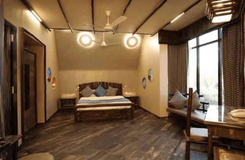 Petlad Hotel | Neonz Resort & Club