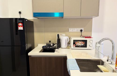 Puchong Apartment | NEW 3R2B FamilyHome Puchong 6-8 pax