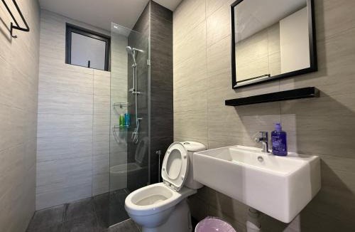 Puchong Apartment | NEW 3R2B FamilyHome Puchong 6-8 pax