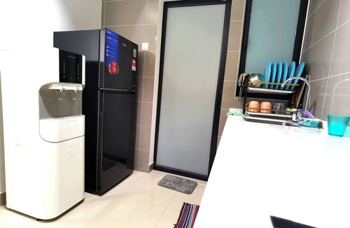 Kuala Lumpur Condo | Nice 3-bedroom condo with beautiful and fun swimming pool in North Kuala Lumpur