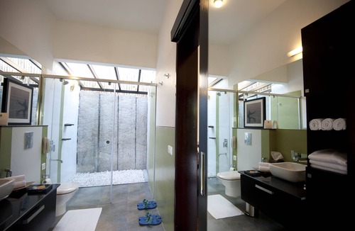 Pirmed Hotel | Niraamaya Cardamom Club