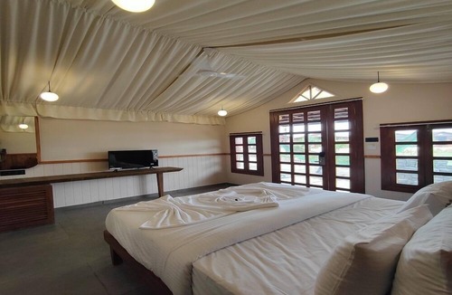 Rajpipla Hotel | Nirvana Resort and Restaurant