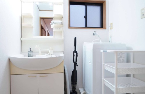 Higashinari Apartment | No transfer from KIX airport!Dotonbori,Kuromon,Namba,Osaka castle park in 10 min