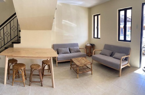 Puerto Princesa City Centre House | Nottingham Villas Rooms