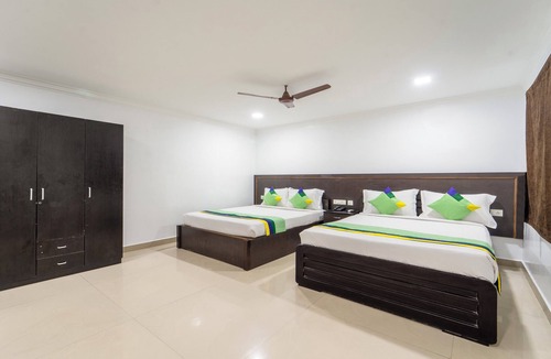 Nanganallur Hotel | NVR RESIDENCY