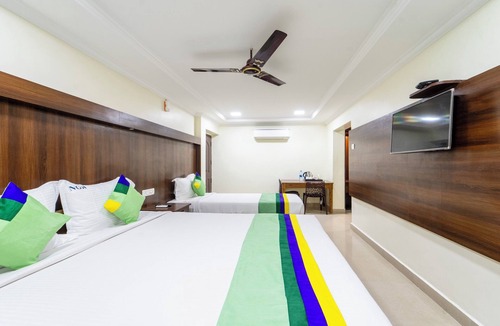 Nanganallur Hotel | NVR RESIDENCY