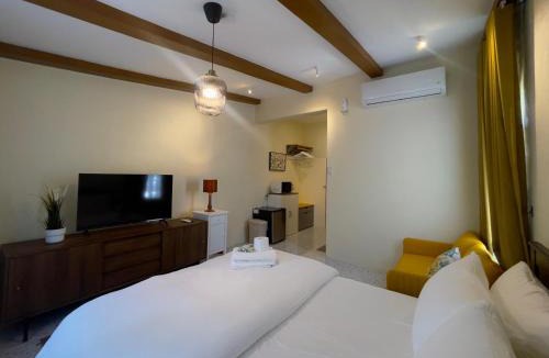 Pallocan House | Oak & Ivy Comfort Stay near SM Batangas