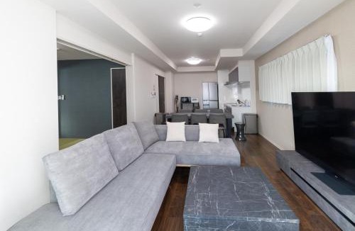 Shinsekai Apartment | Ocean Tsutenkaku