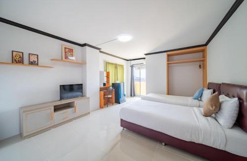 Ban Lam Rua Taek Hotel | One Residence Navanakorn