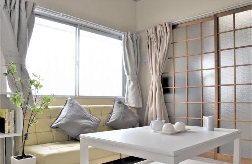 Higashiyodogawa Apartment | Osaka U-Shuku