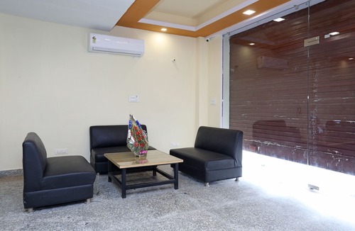 Jagatpura Hotel | OYO 10603 Hotel Mahima Palace