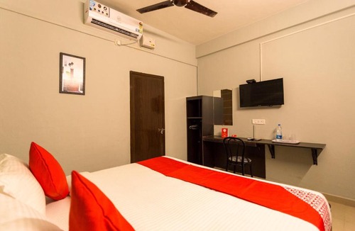 Nedumbassery Hotel | OYO 15598 Cochin Airport Hotel