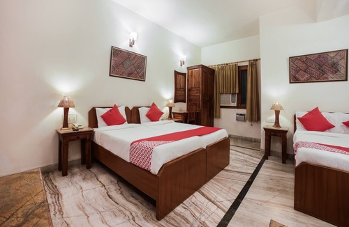 Pink City Hotel | OYO 27041 Hotel Luna Rosa
