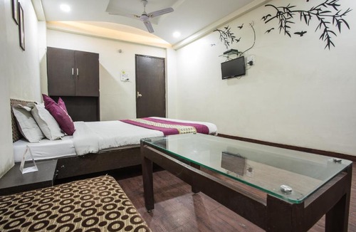 Indore Hotel | OYO 3589 Hotel Dawar Regency