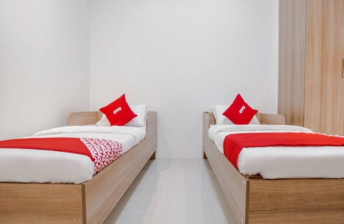Sampaloc Hotel | OYO 605 The Quarters