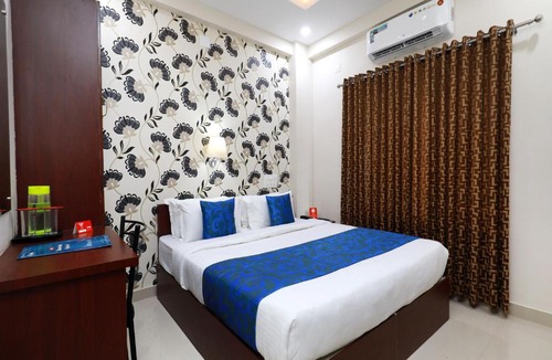 Kaloor Hotel | OYO 6728 Almas Residency