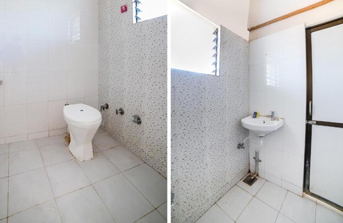 Ambav Hotel | OYO 69652 Om Restaurant And Guest House