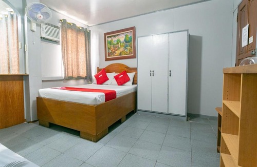 Ermita Hotel | OYO 722 Slouch Hat Inn