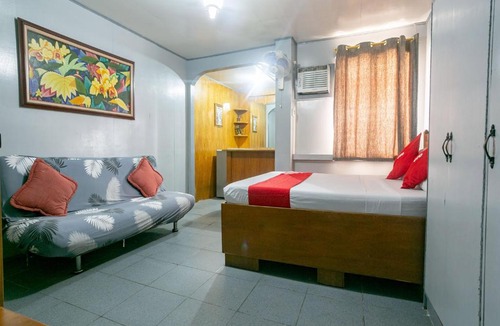 Ermita Hotel | OYO 722 Slouch Hat Inn