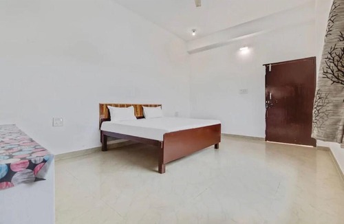 Shivpuri Hotel | OYO 87955 Siya Hotel