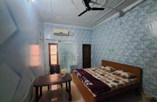 Rudrapur Hotel | OYO Ashiyana Guest House