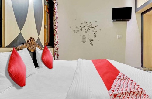 Neem Ka Thana Hotel | OYO Flagship Hotel Chandravanshi