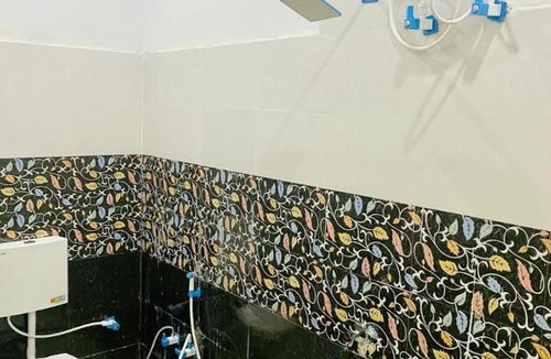Dadri Hotel | OYO Galaxy Hotel Cafe & Restaurant